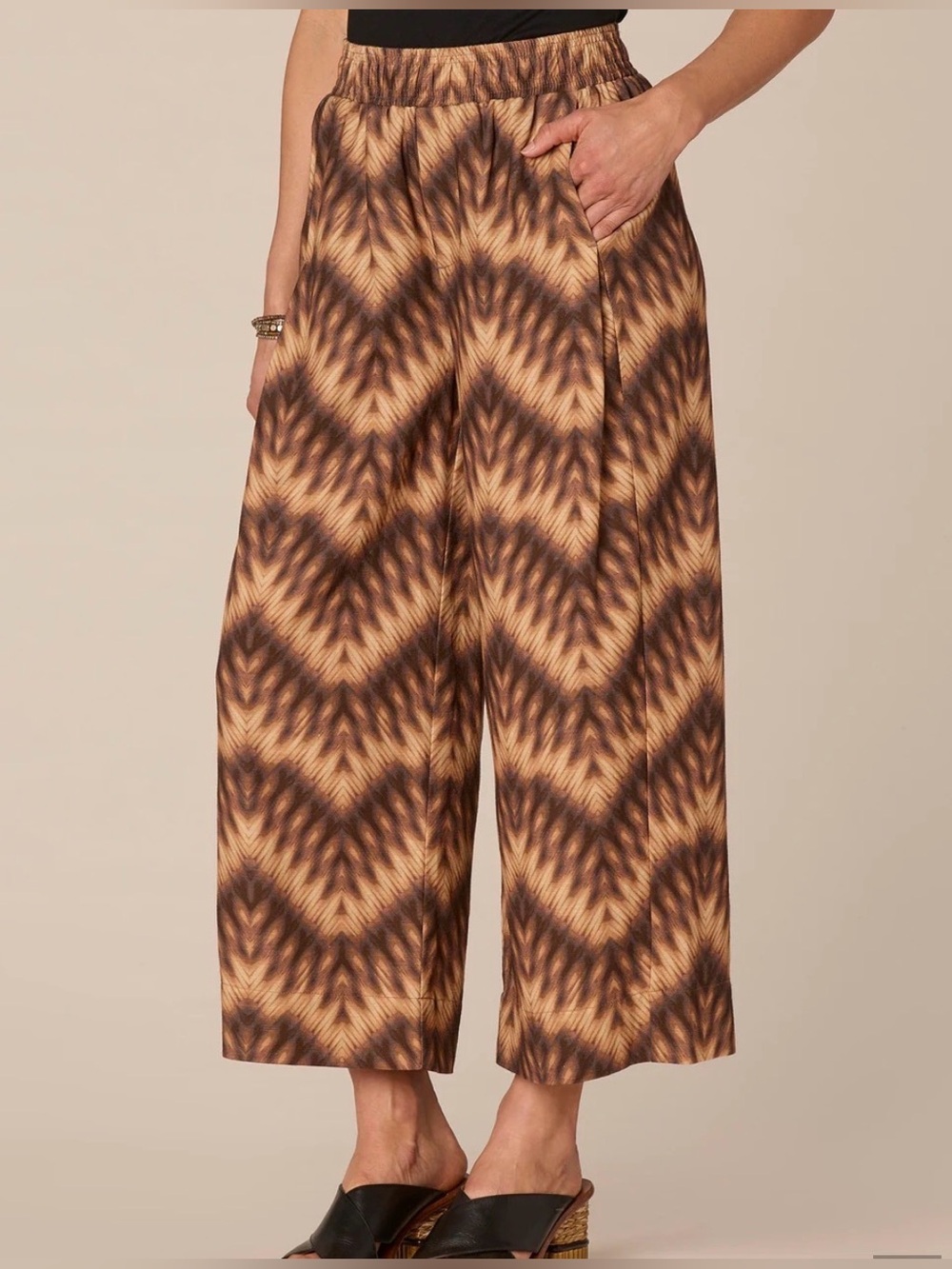 NWT- Democracy ‘Skyrise’ High Rise Pull On Chevron / Tie Dye Print Pant